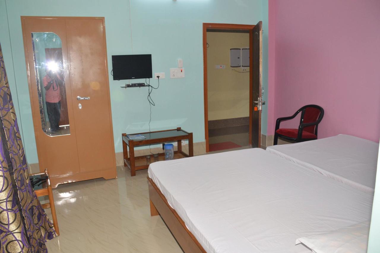 Tezpur Hotel Kaustav المظهر الخارجي الصورة
