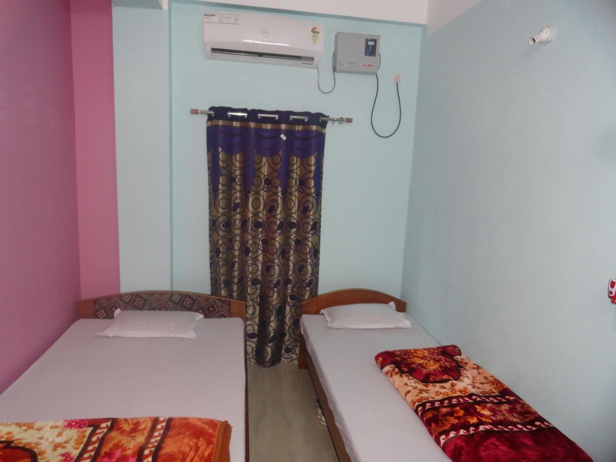 Tezpur Hotel Kaustav المظهر الخارجي الصورة